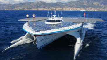 Arriva a Venezia la prima barca che naviga grazie all’energia del sole