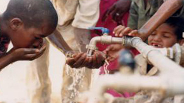 Imprese sociali: riusciranno ad aiutare 700 milioni di persone senza accesso all’acqua pulita?